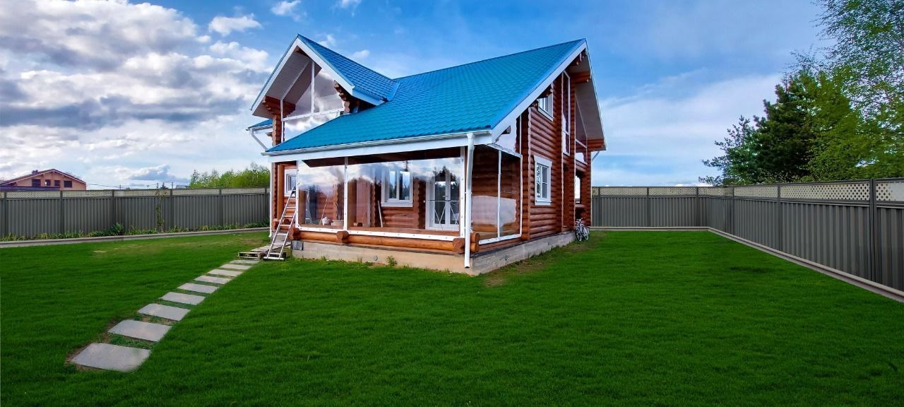 Мягкие окна на веранде загородного дома в городе Сафоново